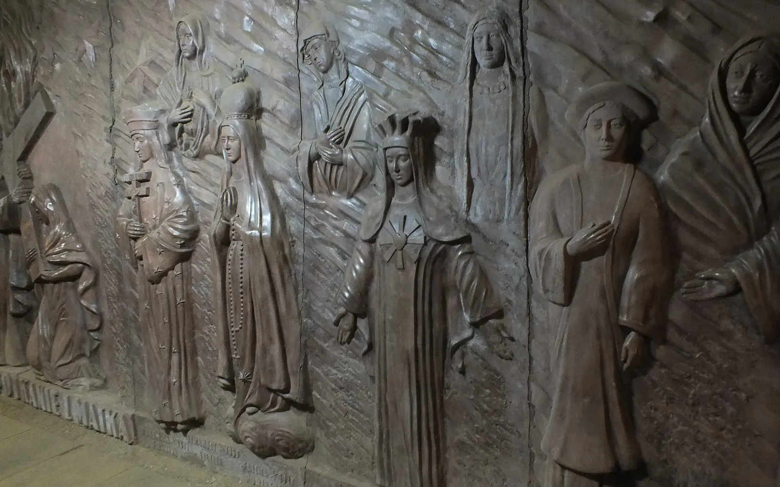 Carved figures in the Bochnia Salt Mine exposition