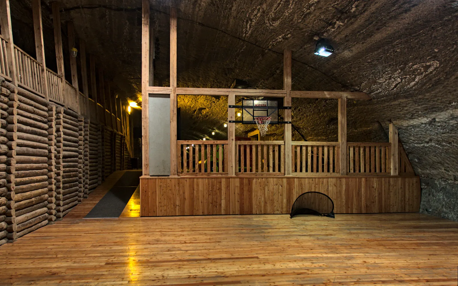 The wooden stand in the Ważyn Chamber at Bochnia