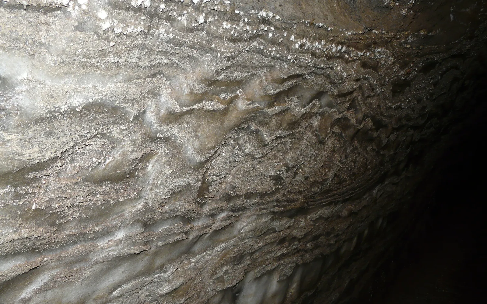A wall of raw rock salt in the Bochnia mine